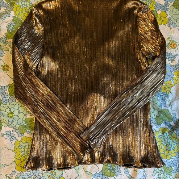 VINTAGE; Metallic gold micro pleat La Nuit  blouse Size M - Picture 5 of 8
